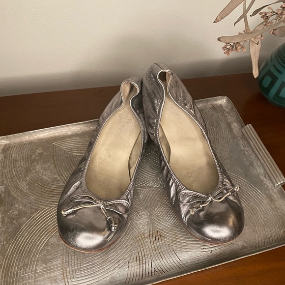Silver classic ballet flats with a bow - Picture 3 of 4
